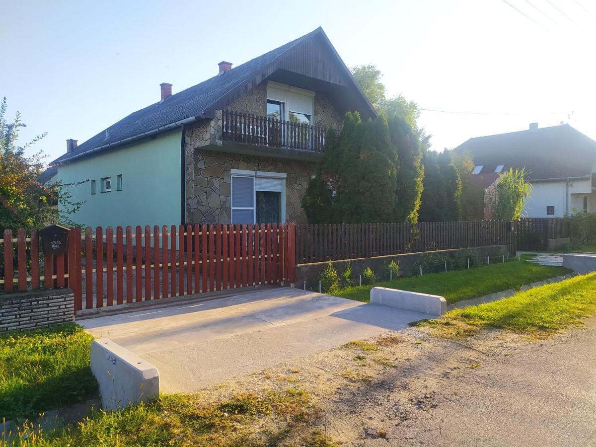 Vila Etus Vendeghaz Balatonfenyves Exteriér fotografie