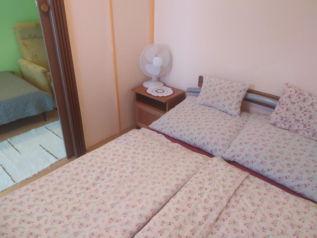 Vila Etus Vendeghaz Balatonfenyves Exteriér fotografie